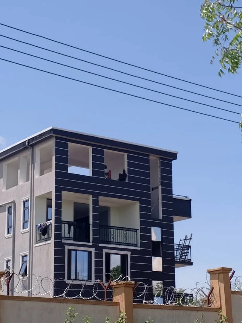 Solvor painting work on apartment building